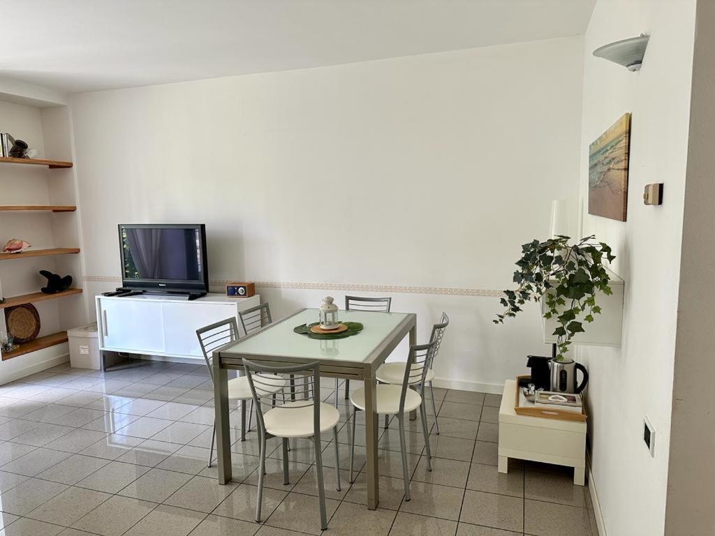 Appartamento Betty'S Bay Cremia Esterno foto